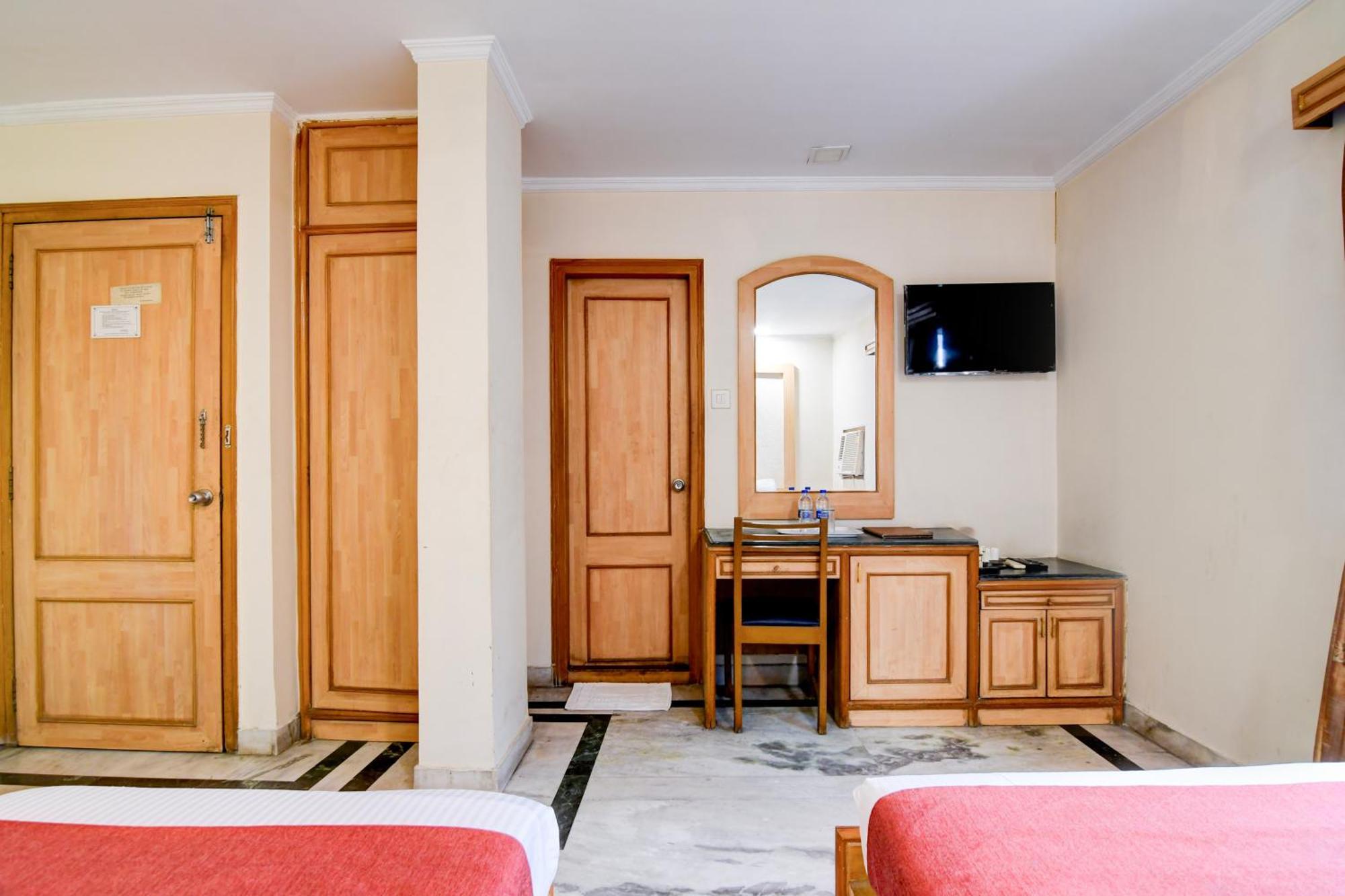 Hotel King'S Crown Калькутта Экстерьер фото